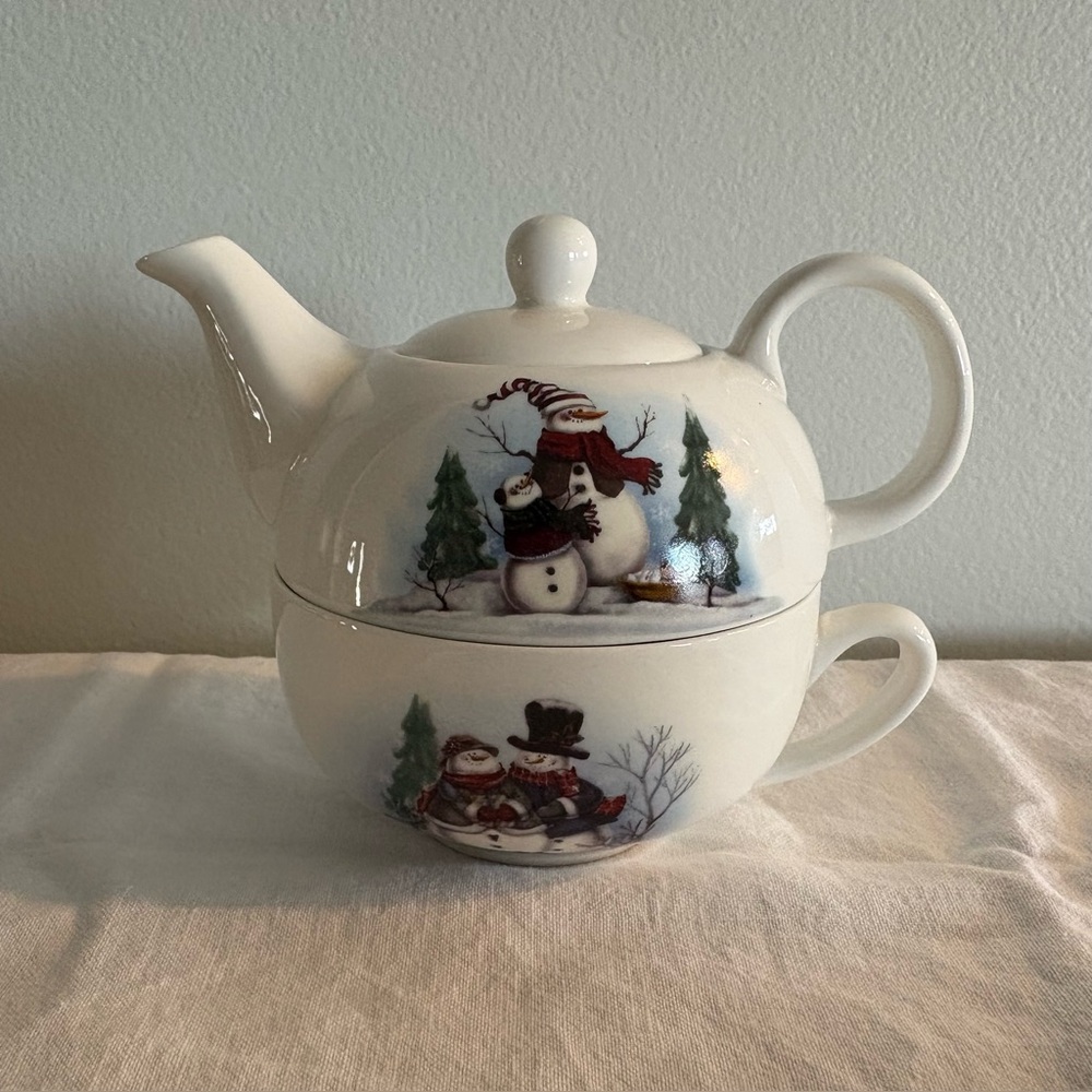 LTD Commodities Personal Teapot For One Snowman Theme Winter Christmas Holiday